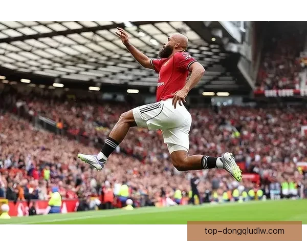 曼联主场球衣传奇红魔精神与荣耀传承全解析球迷必读收藏指南