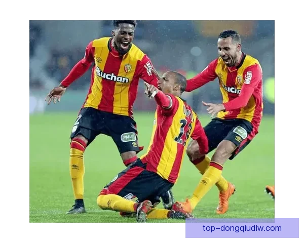 朗斯主场完胜梅斯三球零封展现强势攻防实力 朗斯主场完胜梅斯三球零封展现强势攻防实力