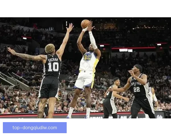 俄克拉荷马城雷霆大胜圣安东尼奥马刺21分终结连败队史再创佳绩